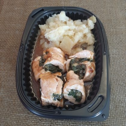Rollitos de pollo rellenos de espinacas y queso