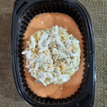 Pastel de patata, atún, huevo y salmorejo