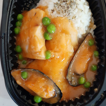 Merluza en salsa marinera con mejillones