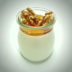 Cuajada con nueces y miel