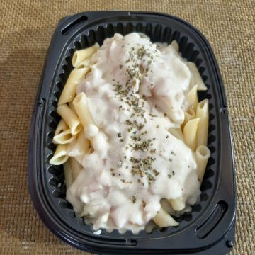 Macarrones con salsa carbonara