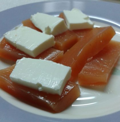 Queso ahumado canario con membrillo