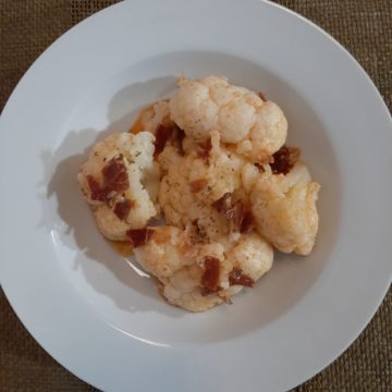 Coliflor salteada con pimentón y jamón