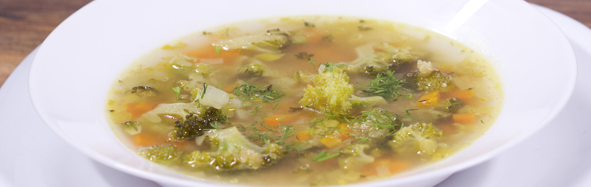 Sopa de quinoa con verduras