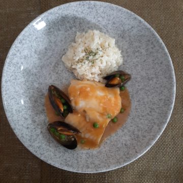 Bacalao en salsa verde con mejillones