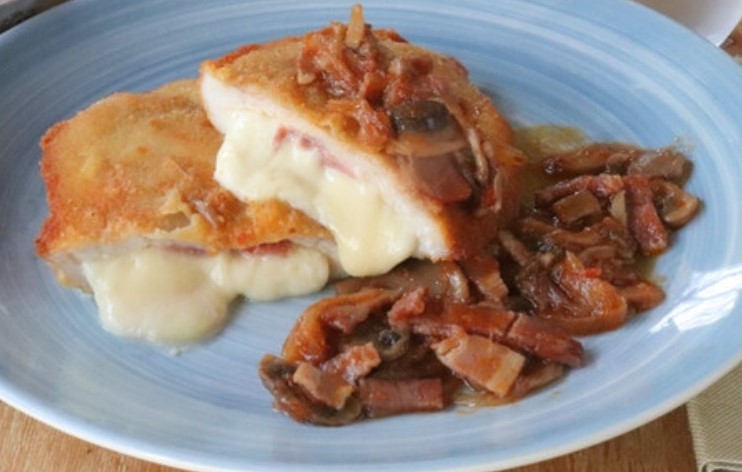 Aneto jerezano (empanado de pechuga de pollo, york y queso)