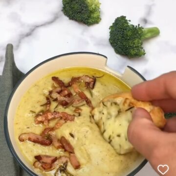 Crema de invierno(coliflor, calabacín, brócoli, puerro con hilos de bacon)