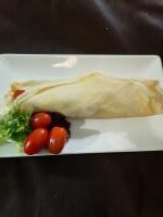 Crepe salado relleno de hortalizas y huevo