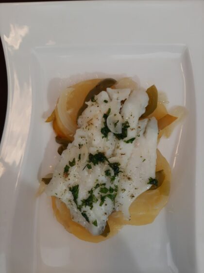 Pez San Pedro al horno con fritata de pimientos con arroz