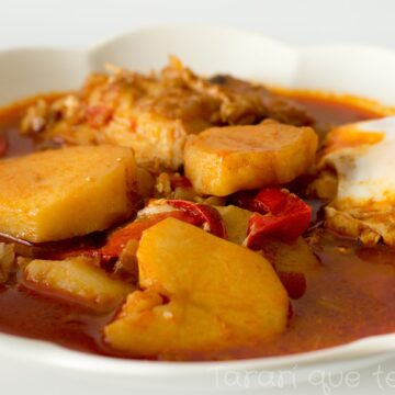 Guiso de patatas estofadas con huevo escalfado y verduritas